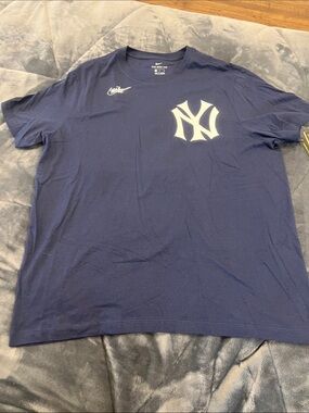 NWT Nike Men’s Yankee Mantle Navy T-Shirt with Logo